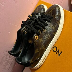 Lv sneakers